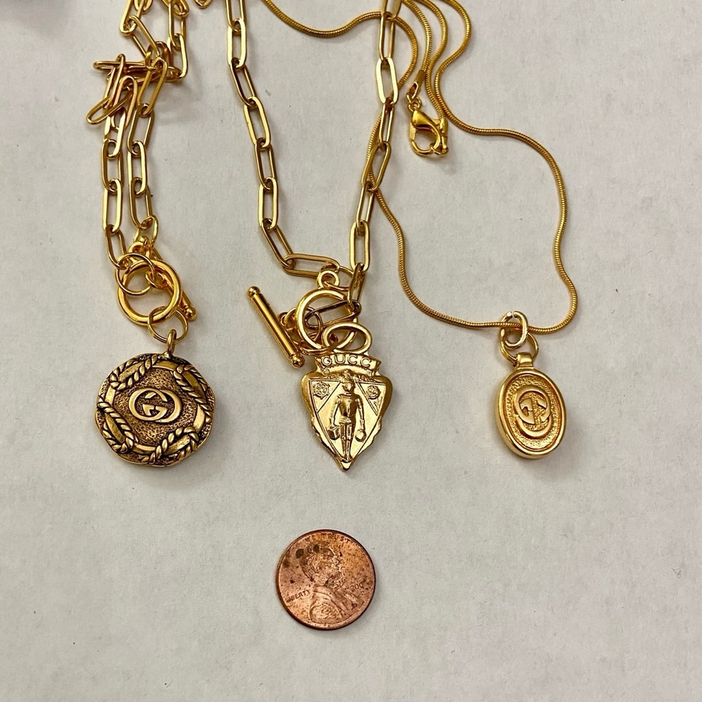 Vintage, Rare Gucci Gold Tone Charm with 18in Gold Plated Chain Necklace - Picture 7 of 7
